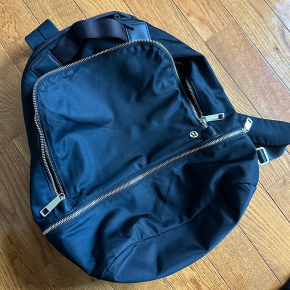 Sold* City Adventurer Backpack 20L - Picture 1 of 4